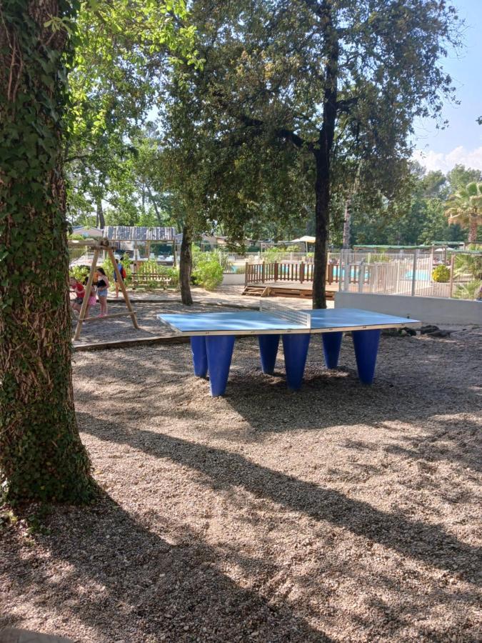 فندق Domaine De La Sainte Baume نا لي بين المظهر الخارجي الصورة